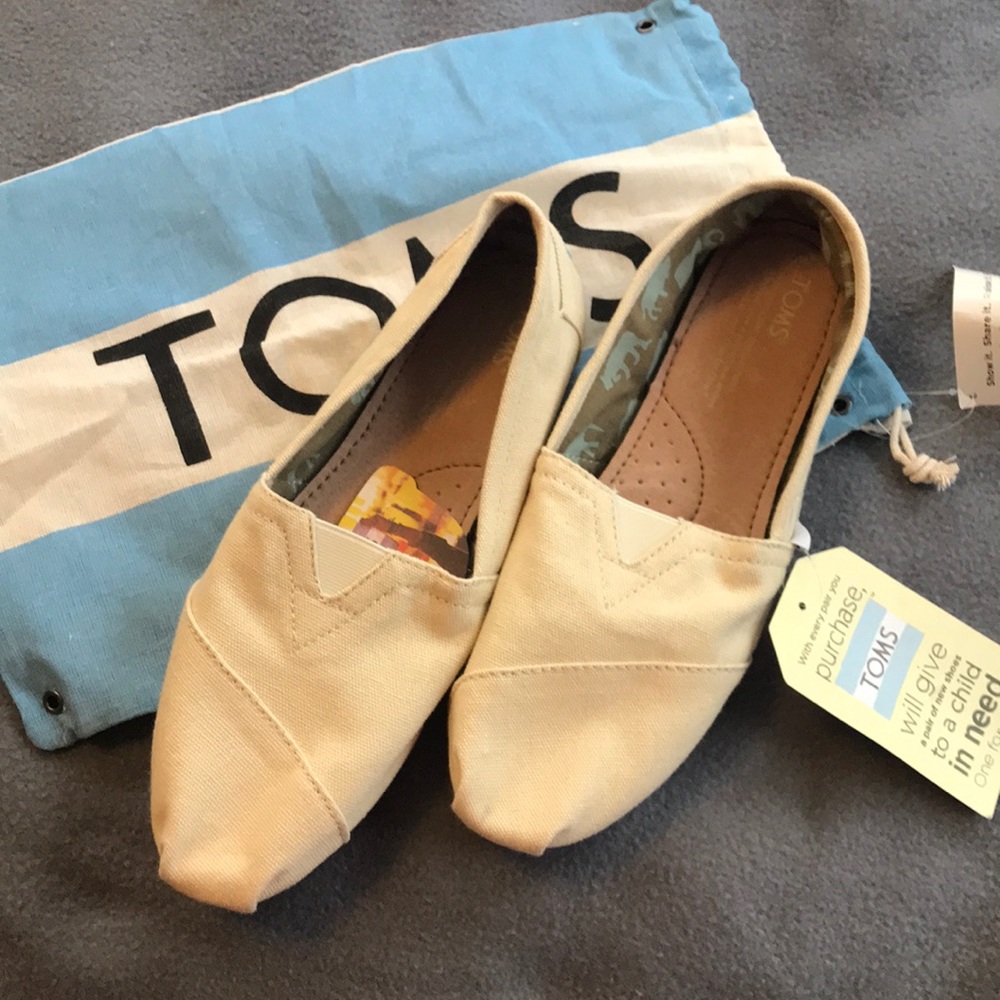 Cream Toms